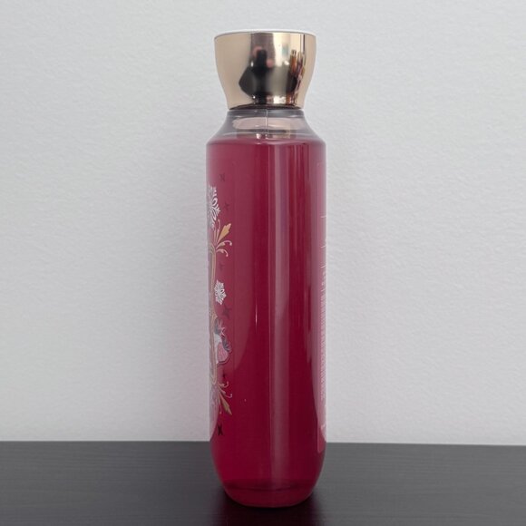 Bath & Body Works Strawberry Snowflakes Body Wash (Set of 2) - Picture 7 of 16